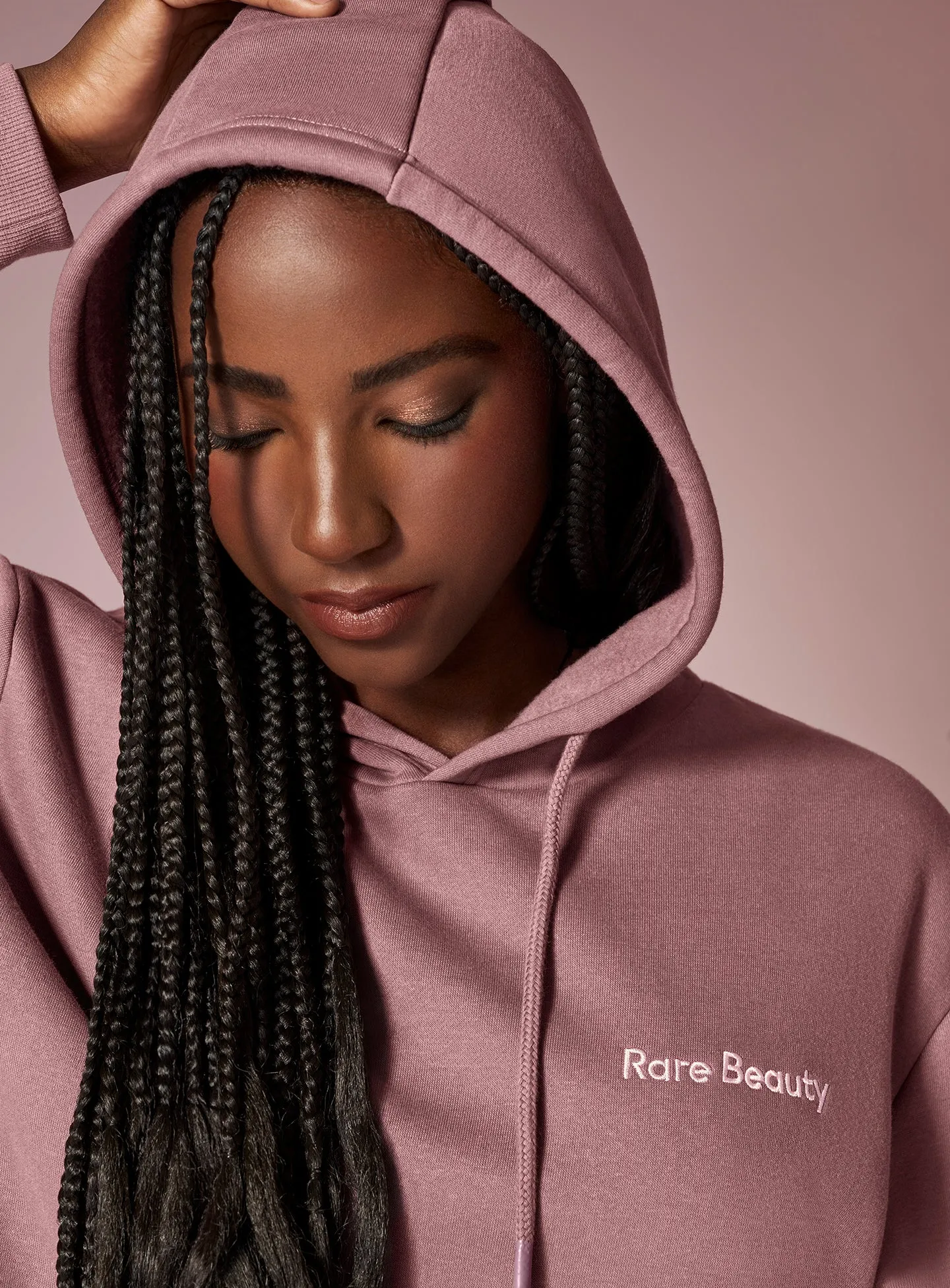 comfy-hoodie-detail-1440x1952-1.webp